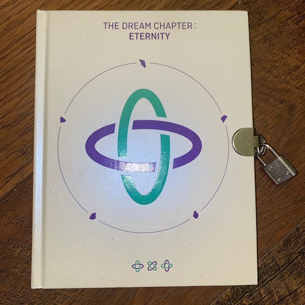 KPOP TXT: The Dream Chapter: Eternity Journal with Lock 💿🎶